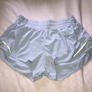 LULU hottie hot shorts. length 2.5